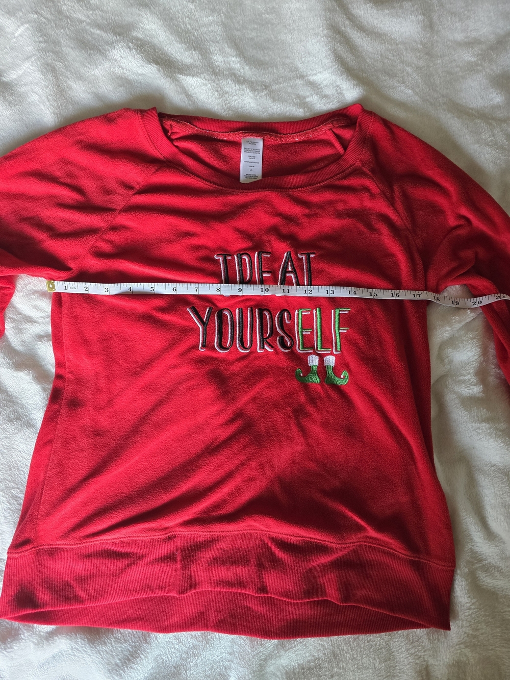 💖=3/$20 Holiday "Treat Yourself" Red Christmas Sweatshirt Size Large - Picture 5 of 7